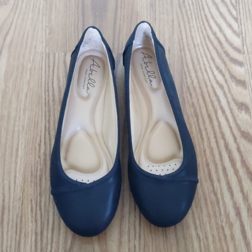 Abella Flats